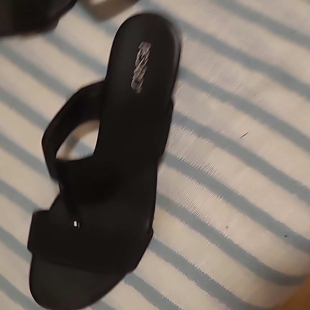 Pesaro Black Sandals - Picture 2 of 3